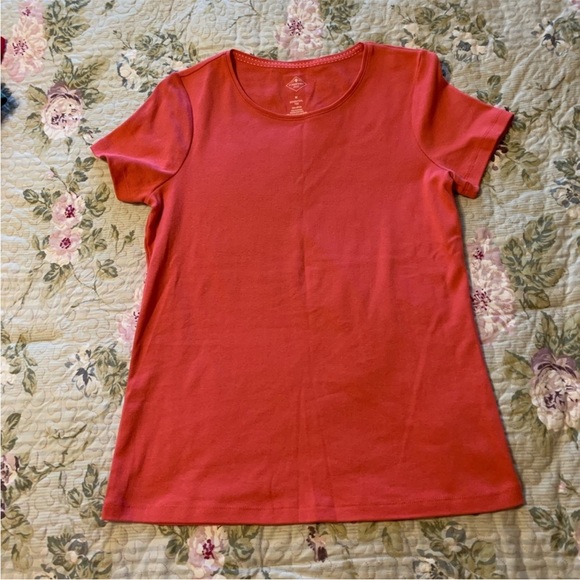 5 T-SHIRTS!!! Ladies St. John Bays Medium 5 T-Shirts, 5 different colors - Picture 4 of 5